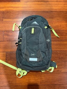 High Sierra Zeta 16 Hydration Pack Grey Yellow